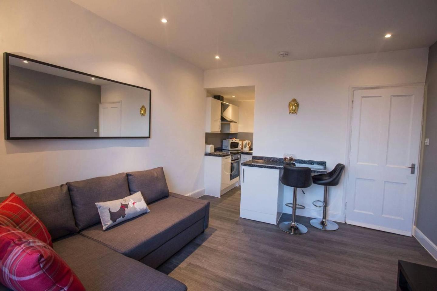 City Centre Flat Единбург Екстериор снимка